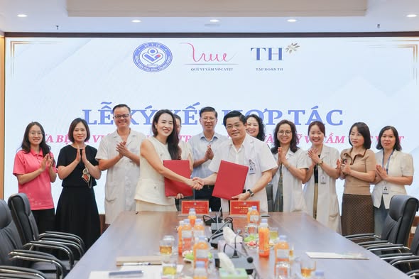 Quỹ Vì Tầm Vóc Việt và Bệnh viện Phụ sản Trung ương ký kết thỏa thuận hợp tác, tiếp tục đồng hành trong chăm sóc sức khỏe phụ nữ và trẻ em